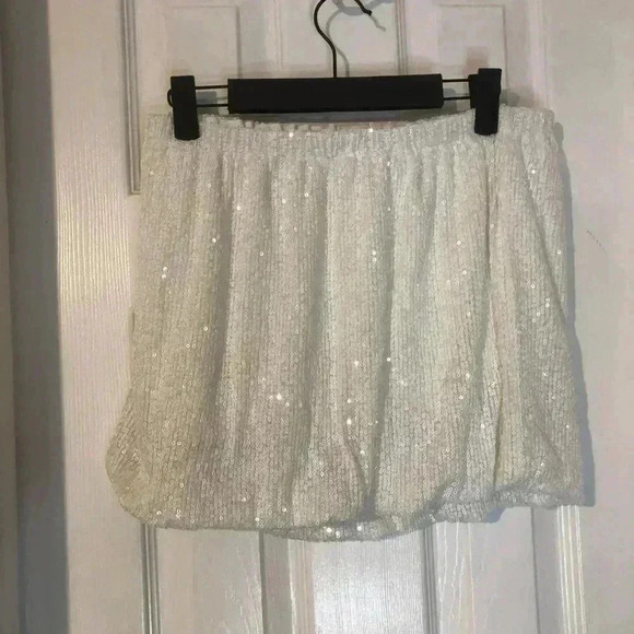 White Sequin Top - Picture 9 of 12